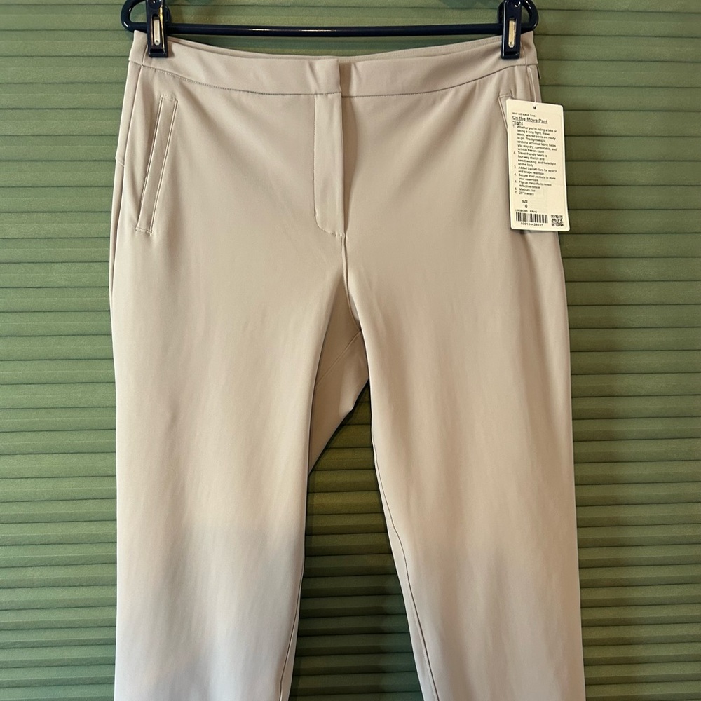 Lululemon On The Move Pant lightweight size 10 French clay off white NWT
